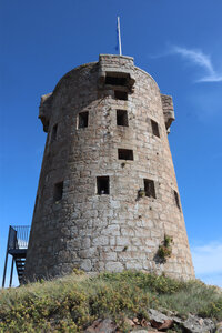 2025_09_08 Jersey de St-Catherine à St-Helier, IMG_0485_La tour du Hocq