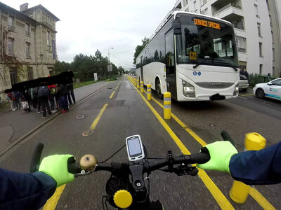 nancy_essey_les_nancy_voie_bus_tram_coronapiste, vlcsnap-2025-09-30-08h49m53s597