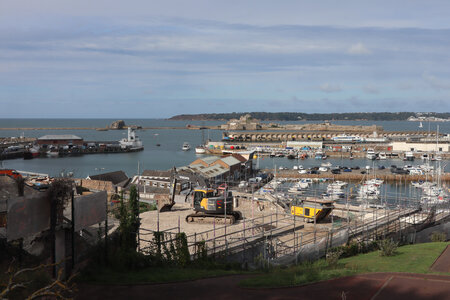 2025_09_09 St Helier, IMG_0496_Le port et le château d’Elisabeth
