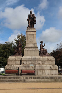 2025_09_09 St Helier, IMG_0516_Statue du Général Don