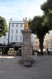 2025_09_09 St Helier, IMG_0524_Statue de George II