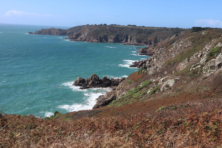 2025_09_11 Guernesey de St Peter Port à Torteval, IMG_0645_La pointe du Portelet depuis la Bette