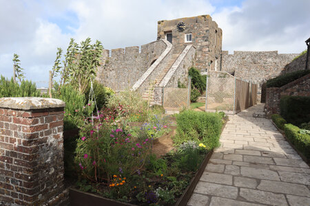 2025_09_15-17 St Peter Port, IMG_0999_Château Cornet