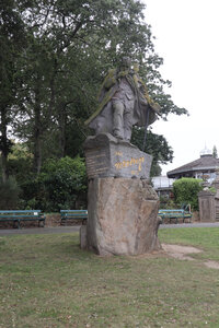 2025_09_15-17 St Peter Port, IMG_1020_La statue de Victor Hugo par Jean Boucher
