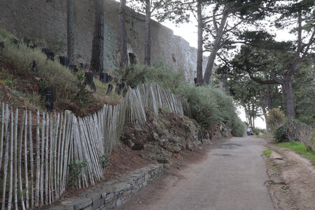 2025_09_18 Saint-Malo des Sablons au barrage sur la Rance, IMG_1063_Les remparts du fort d’Aleth