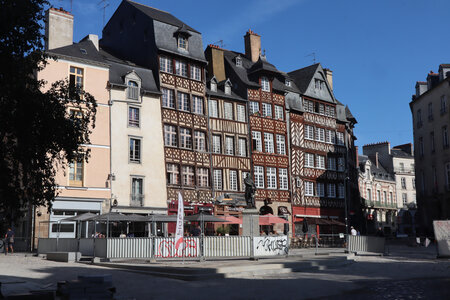 2025 09 19 Rennes, IMG_1201_Place du Champ Jacquet