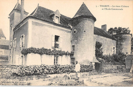 Château (cliquer pour en voir plus), Cha teau co te  cour-2
