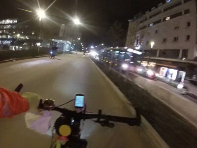 nancy_essey_les_nancy_voie_bus_tram_coronapiste, vlcsnap-2025-11-14-23h08m59s200