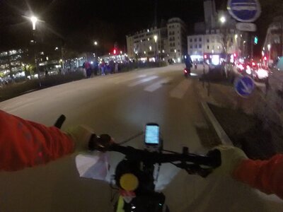 nancy_essey_les_nancy_voie_bus_tram_coronapiste, vlcsnap-2025-11-14-23h08m29s691