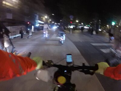 nancy_essey_les_nancy_voie_bus_tram_coronapiste, vlcsnap-2025-11-14-23h06m03s119