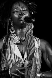 Test, Dobet Gnahoré