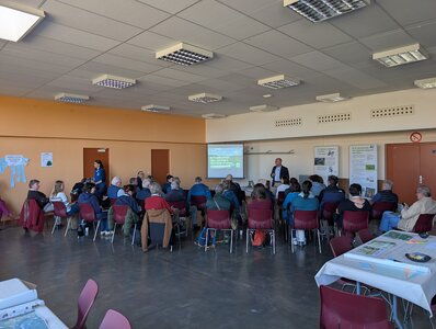 Photos réunion participative actualisation des sentiers d'interprétation du marais de Saône, PXL_20251105_132406426