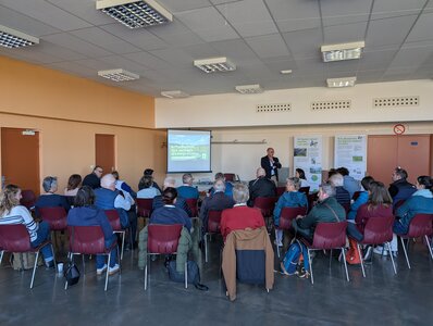 Photos réunion participative actualisation des sentiers d'interprétation du marais de Saône, PXL_20251105_132414175