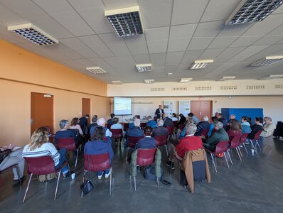 Photos réunion participative actualisation des sentiers d'interprétation du marais de Saône, PXL_20251105_132436429