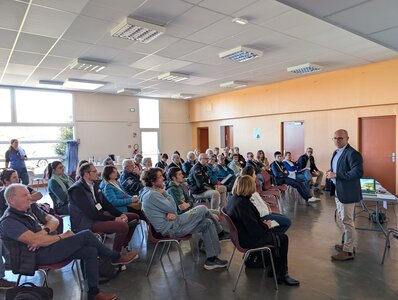 Photos réunion participative actualisation des sentiers d'interprétation du marais de Saône, PXL_20251105_132714494