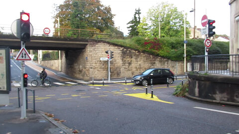 nancy_essey_les_nancy_voie_bus_tram_coronapiste, vlcsnap-2025-11-29-21h24m54s838