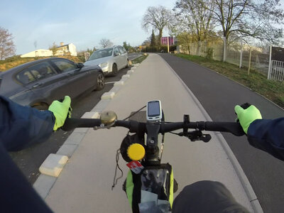 nancy_essey_les_nancy_voie_bus_tram_coronapiste, vlcsnap-2025-11-29-22h03m38s124