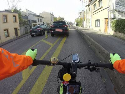 nancy_essey_les_nancy_voie_bus_tram_coronapiste, vlcsnap-2025-11-29-22h10m46s950