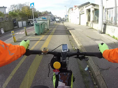 nancy_essey_les_nancy_voie_bus_tram_coronapiste, vlcsnap-2025-11-29-22h11m03s772