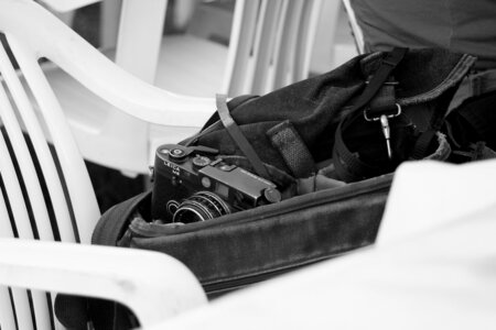 Artistes, Uzeste - 2004 - Dans le sac de Guy Le Querrec