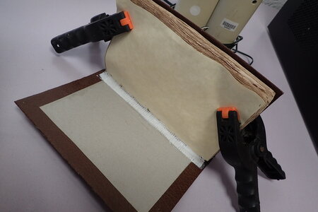 Réparation de livres, Assemblage du Saint-Etienne dans sa couverture neuve