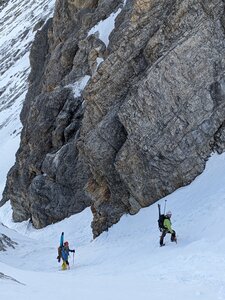 Route Impériale de Zinal - avril 2026, PXL_20260406_061520000_CouloirGassi-GuillaumeEtFred
