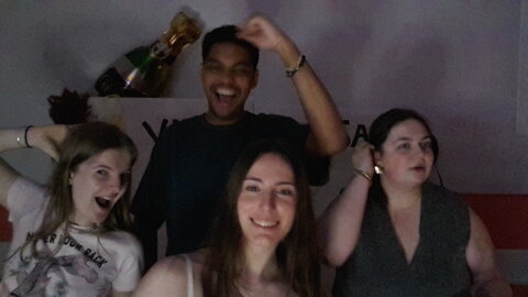 PhotoBooth, IMG_GRP_0510024054_20260510024101