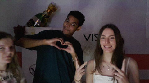 PhotoBooth, IMG_GRP_0510024120_20260510024134