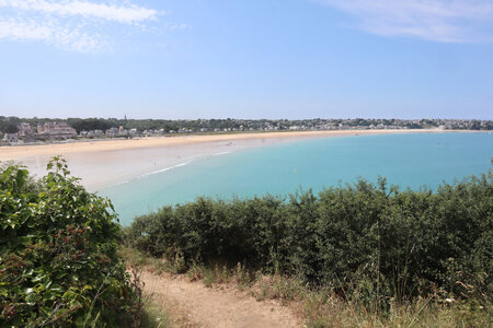 2026_06_19 Saint-Jacut-de-la-Mer - Saint-Cast-le-Guildo, 2026_06_19_0412_La grande plage et Saint-Cast depuis la pointe de la Garde