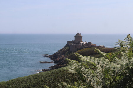 2026_06_21_ Trécelin - cap Fréhel - Sables d'Or les Pins, 2026_06_21_0464_Fort la Latte depuis la pointe de la Pie