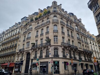 Photos immeubles, 27ruelaBoe tie75008