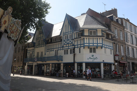 2026_06_24-25_Saint-Brieuc, 2026_06_25_0608_La place du Martray