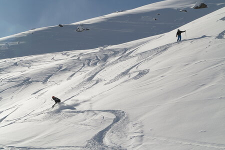 2013-02-24 au 03-03 : ski hors pistes et randonnée hautes Alpes et Piemont Italien, ski-puy-saint-vincent-escalade-aventure-2013-02-24-09