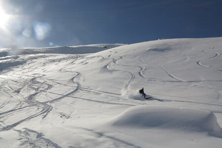 2013-02-24 au 03-03 : ski hors pistes et randonnée hautes Alpes et Piemont Italien, ski-puy-saint-vincent-escalade-aventure-2013-02-24-10