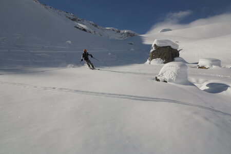 2013-02-24 au 03-03 : ski hors pistes et randonnée hautes Alpes et Piemont Italien, ski-puy-saint-vincent-escalade-aventure-2013-02-24-13