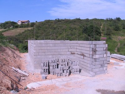 2012-07 construire à st Prim, 120722 constru01