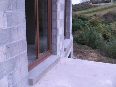 2012-07 construire à st Prim, 131019 seuil01