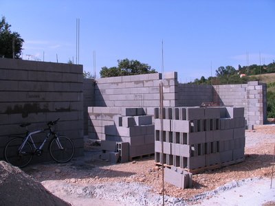 2012-07 construire à st Prim, 120722 constru02