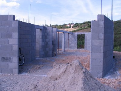 2012-07 construire à st Prim, 120729 constru01