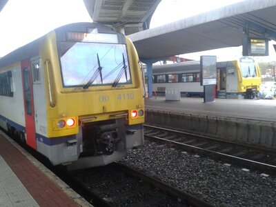 SNCB - Charleroi-Sud, AR41 time en gare de Charleroi-Sud - 09 12 2019