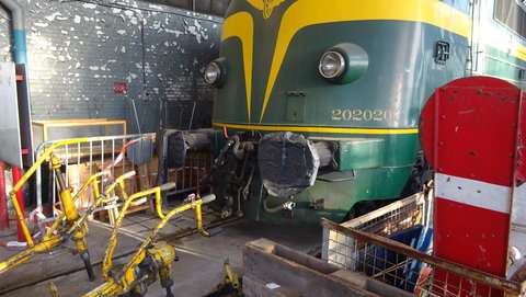 PFT-TSP - Musée Retro Train à St-Ghislain, collection du PFT (Patrimoine Ferroviaire Touristique). Certaines de ces machines roulent encore, notamment lors du festival du Bocq à la mi-août :-) , DSC05076