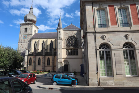 20200813-02 GR7 Ballon d'Alsace - Grancey - Beaune, 1497  L'église abbatiale et le palais épiscopal, Remiremont.