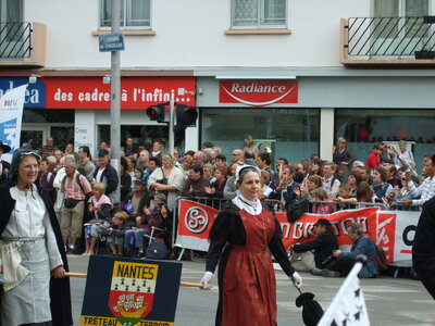 Festival interceltique Lorient 2010<br>@copyleft <a href=https://www.le-fab-lab.com>Le Fab'Blab</a> Licence Art Libre, grande-parade-festival-lorient-046