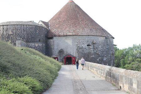 20200813-02 GR7 Ballon d'Alsace - Grancey - Beaune, 1728 Langres : le rempart Ouest et la tour de Navarre