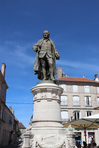 20200813-02 GR7 Ballon d'Alsace - Grancey - Beaune, 1793 Langres : la statue de Diderot sur la place éponyme